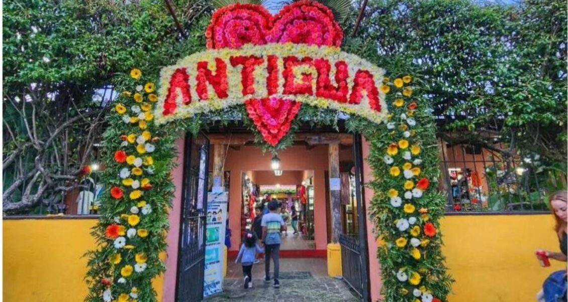 Entre Volcanes, Mercado de Artesanías en Antigua