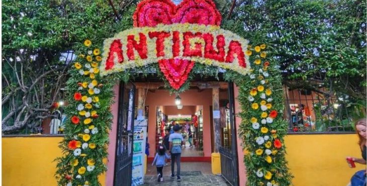 Entre Volcanes, Mercado de Artesanías en Antigua