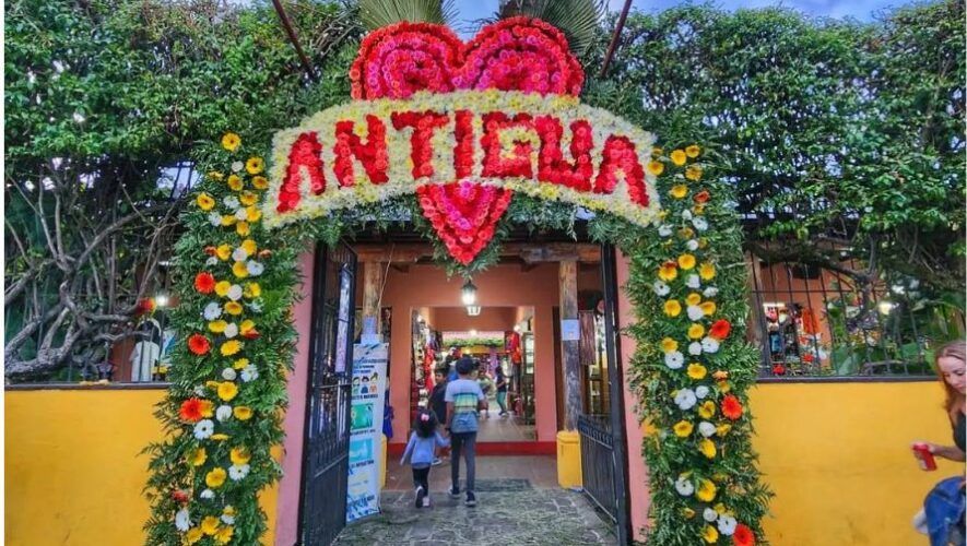 Entre Volcanes, Mercado de Artesanías en Antigua