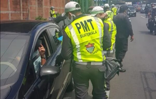 El indigente que usaba un uniforme de la PMT