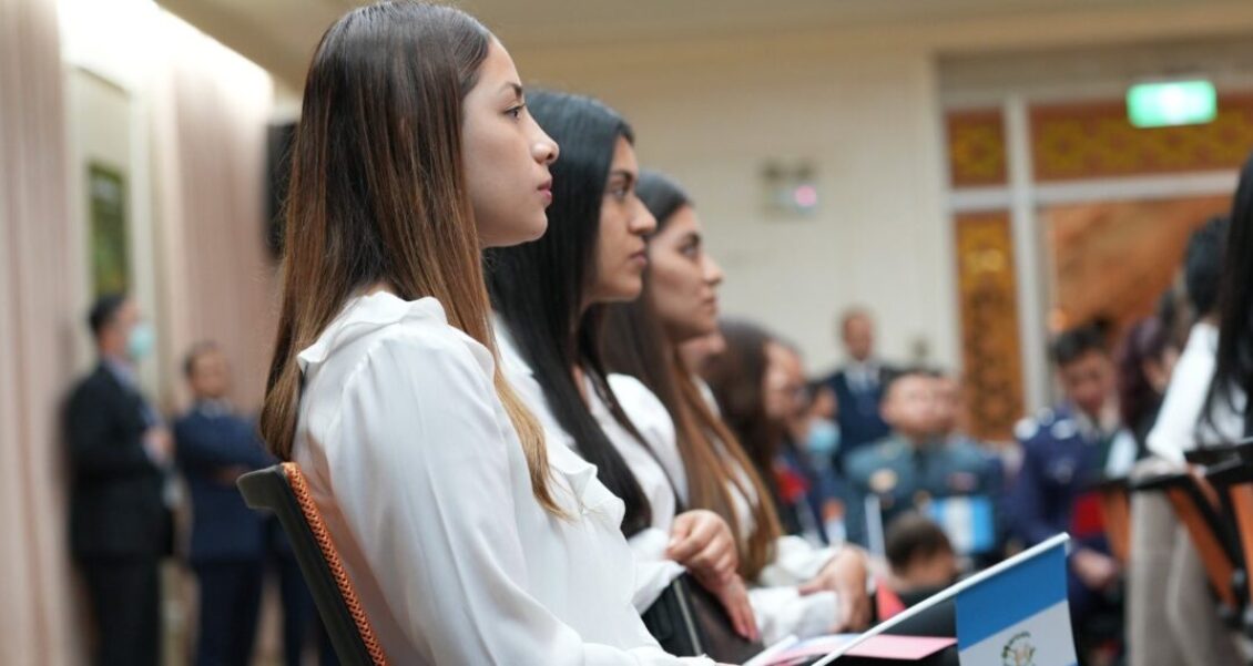 Reiteran compromiso para la promoción de becas en el extranjero