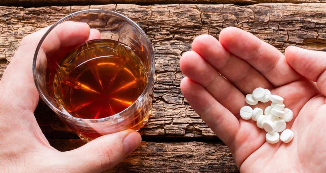 ¿Qué ocurre si mezclas alcohol y medicamentos?