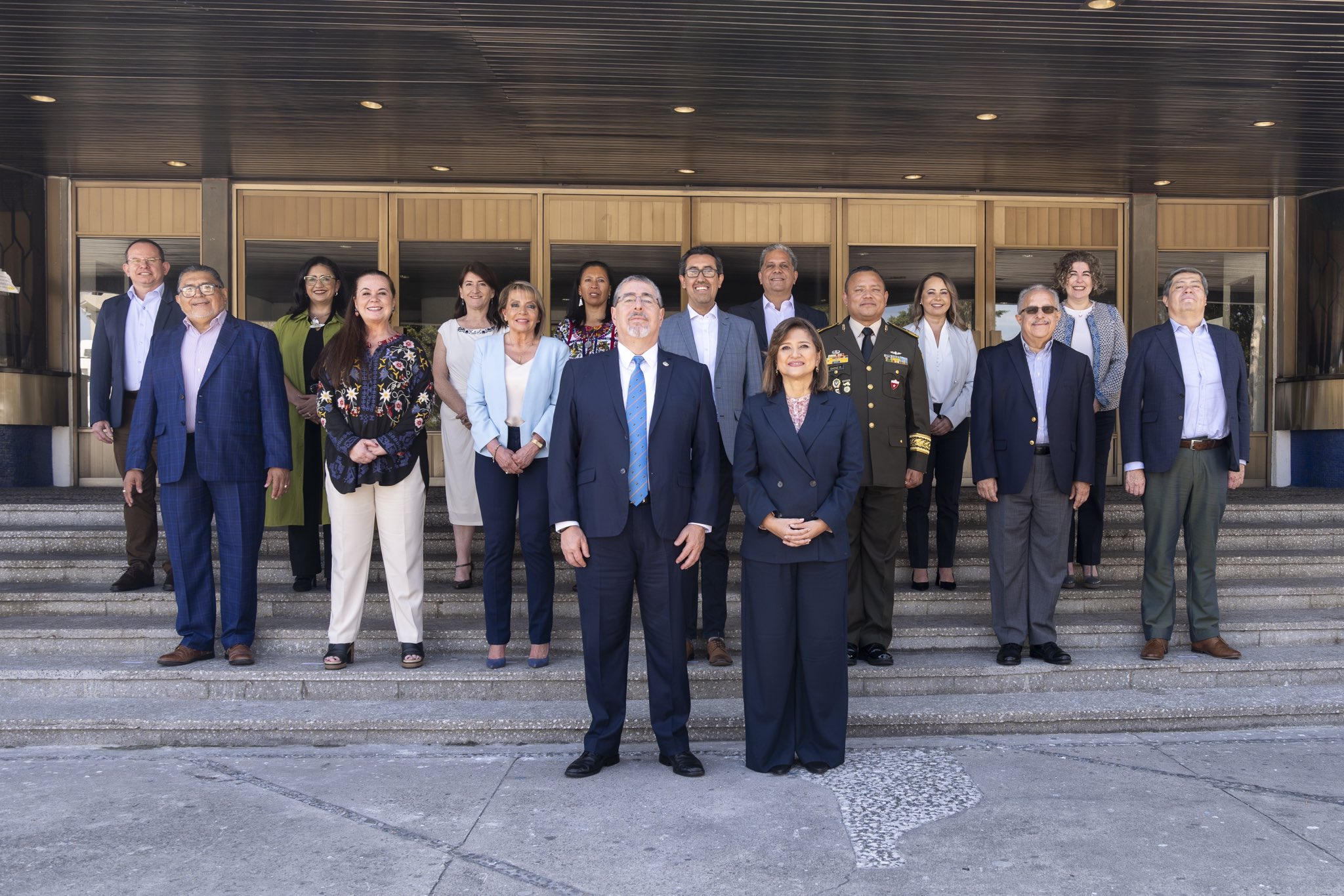 Presidente electo de Guatemala, Bernardo Arévalo, presenta a su gabinete