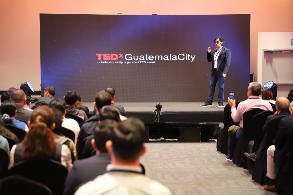 El alcalde de la Ciudad de Guatemala promueve la innovación tecnológica para fortalecer la economía local y el sector exportador.