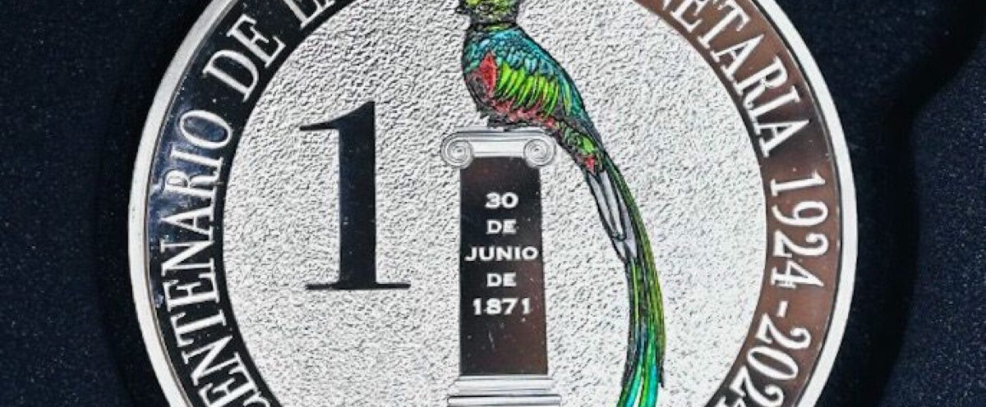 Nueva venta de monedas conmemorativas por el centenario del Quetzal