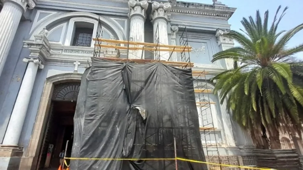 El emblemático templo luce renovado tras un proceso de restauración que involucró a expertos e instituciones públicas.