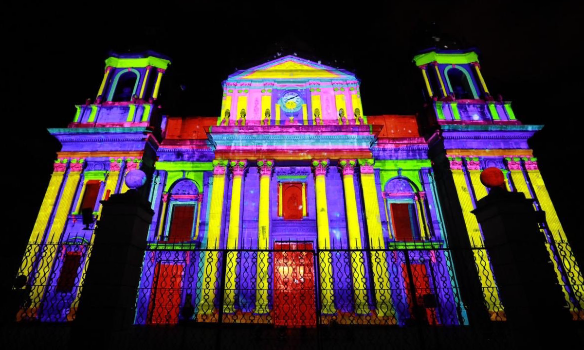 Alcalde Ricardo Quiñónez Impulsa la Magia del Mapping 2024