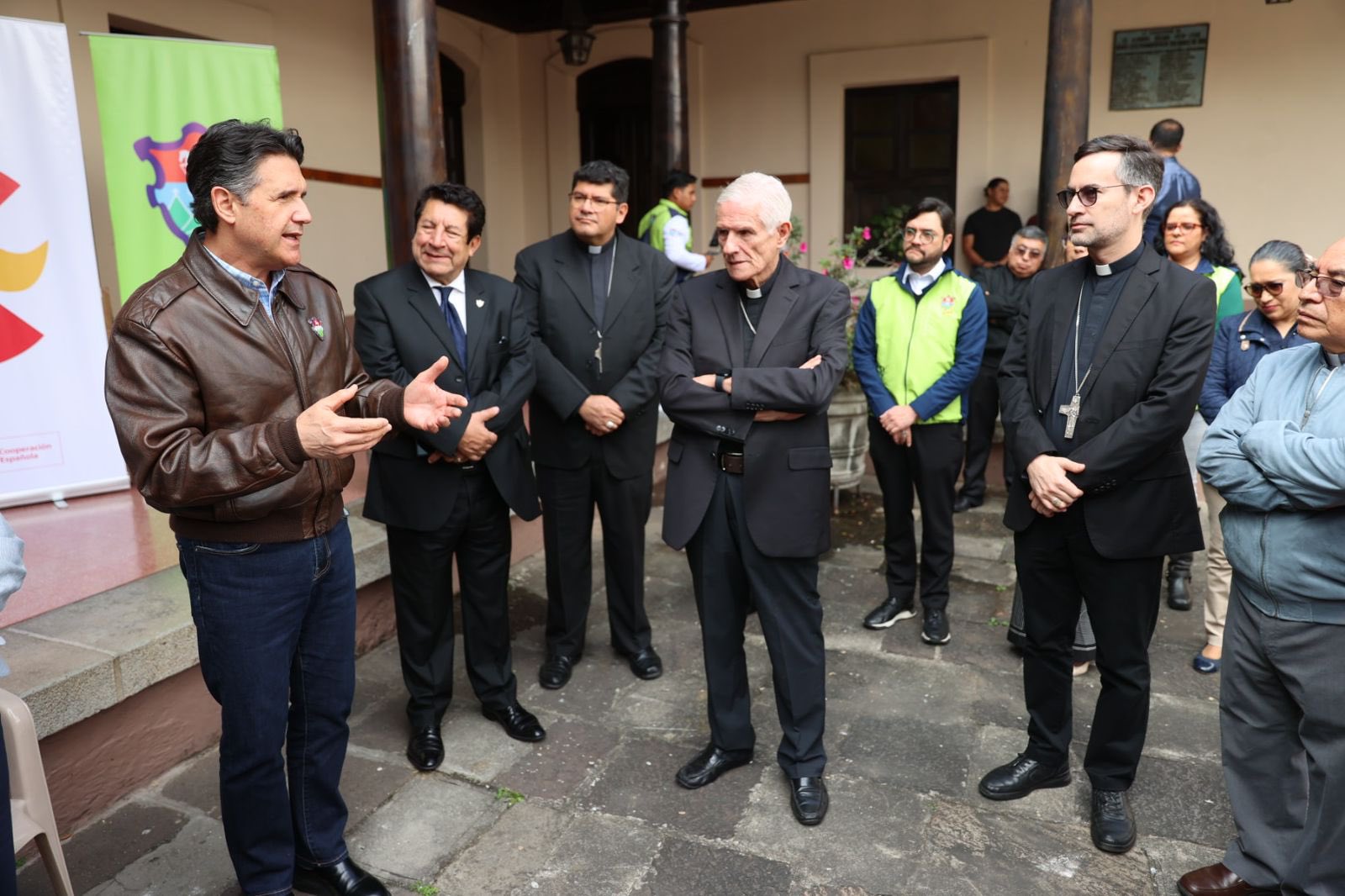 Alcalde Ricardo Quiñónez impulsa la revitalización del Atrio de la Catedral Metropolitana