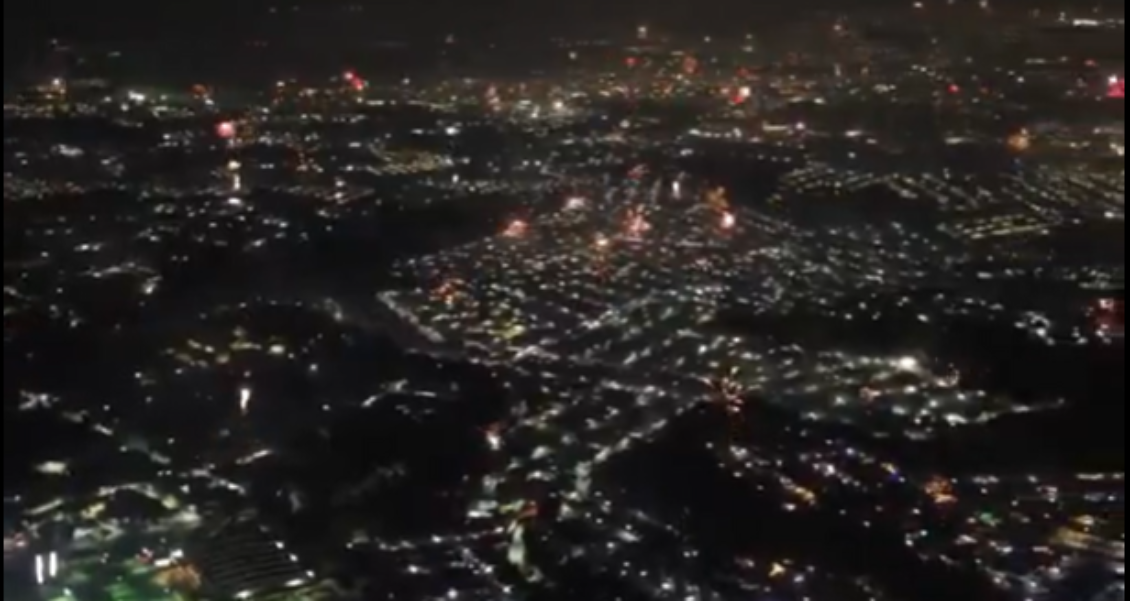 La Ciudad de Guatemala brilla con pirotecnia en la llegada de 2025