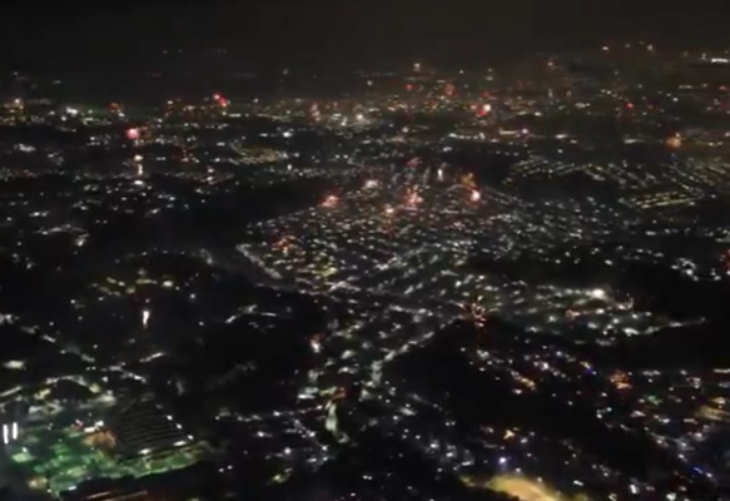 La Ciudad de Guatemala brilla con pirotecnia en la llegada de 2025