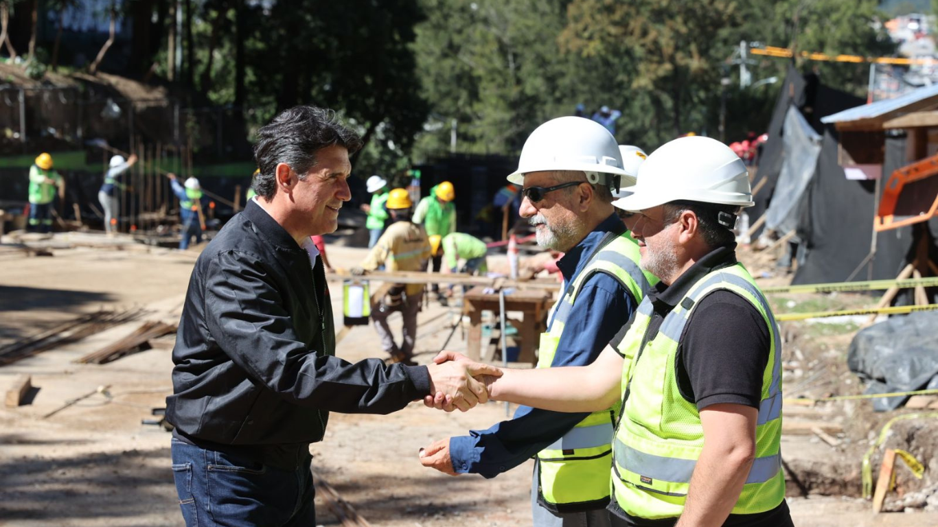 Ricardo Quiñónez supervisa últimos detalles del puente Adolfo Mijangos López
