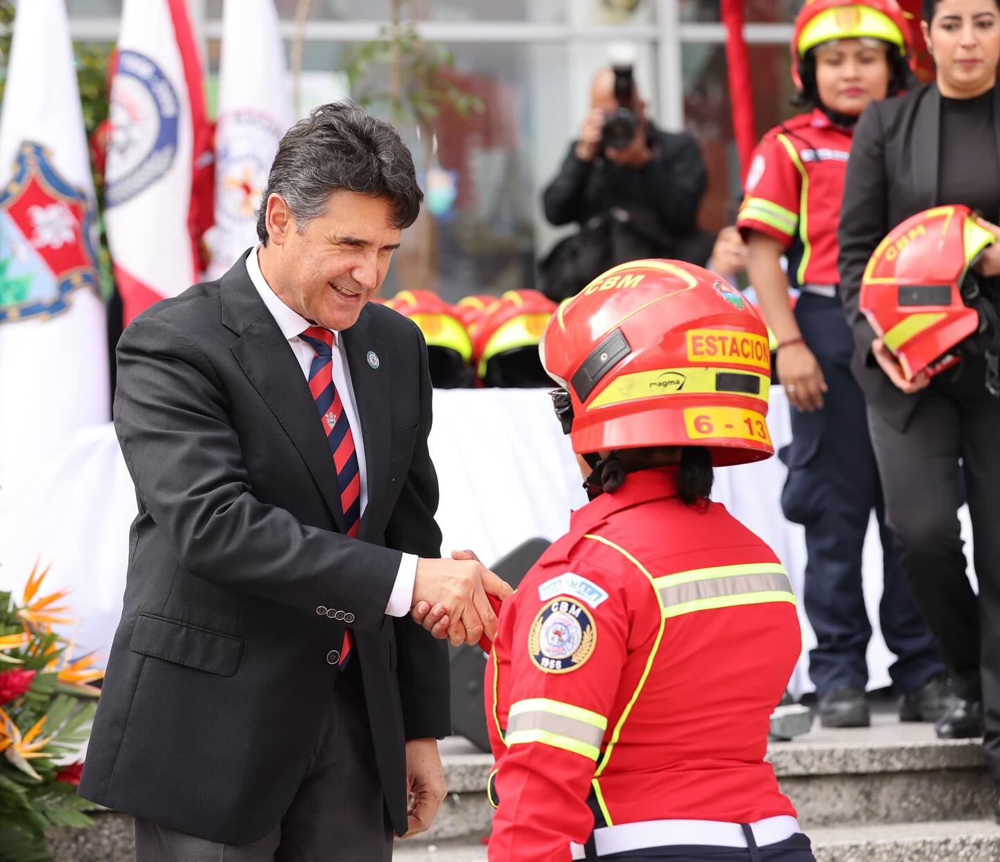Ricardo Quiñónez lidera la graduación de nuevos bomberos municipales