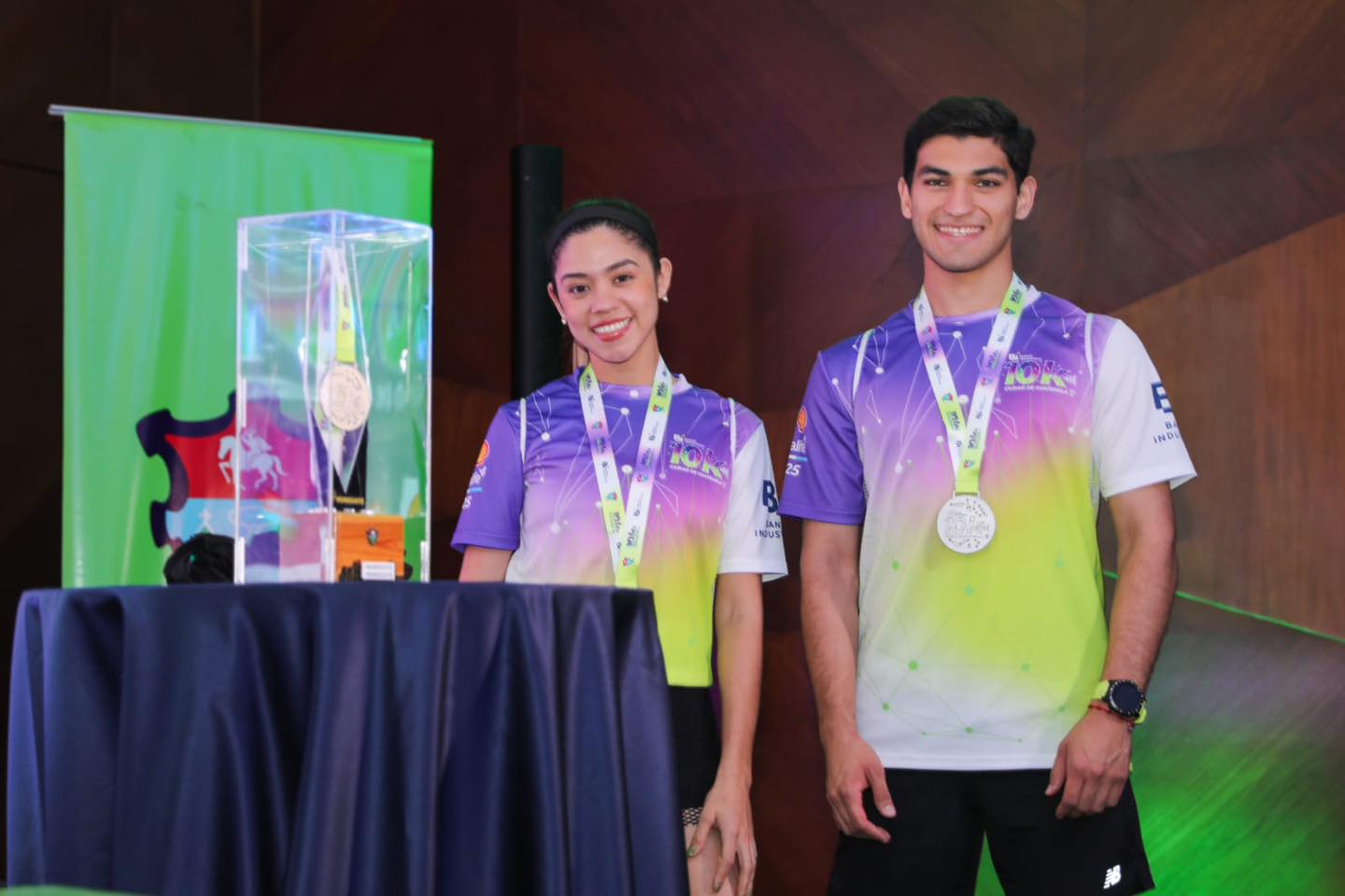 Carrera Nocturna 10K en Guatemala: Un evento lleno de emoción y estrellas