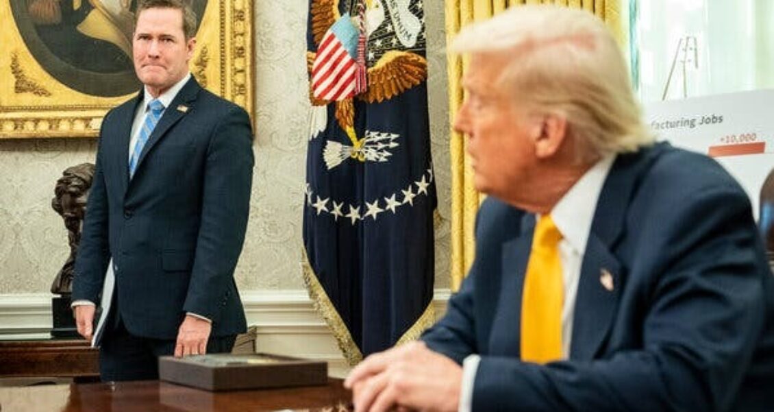 Mike Waltz es destituido de su cargo