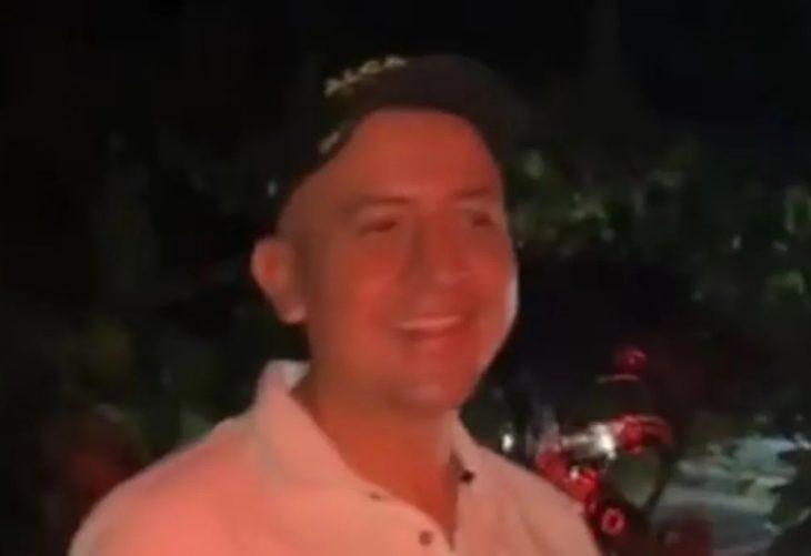 Nelson Luciano es atacado durante un desfile navideño