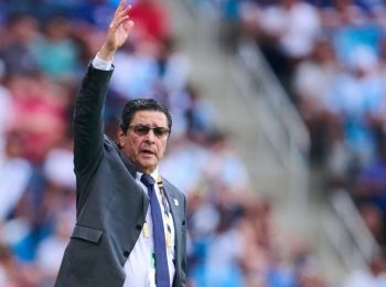 Luis Fernando Tena seguirá siendo DT de Guatemala