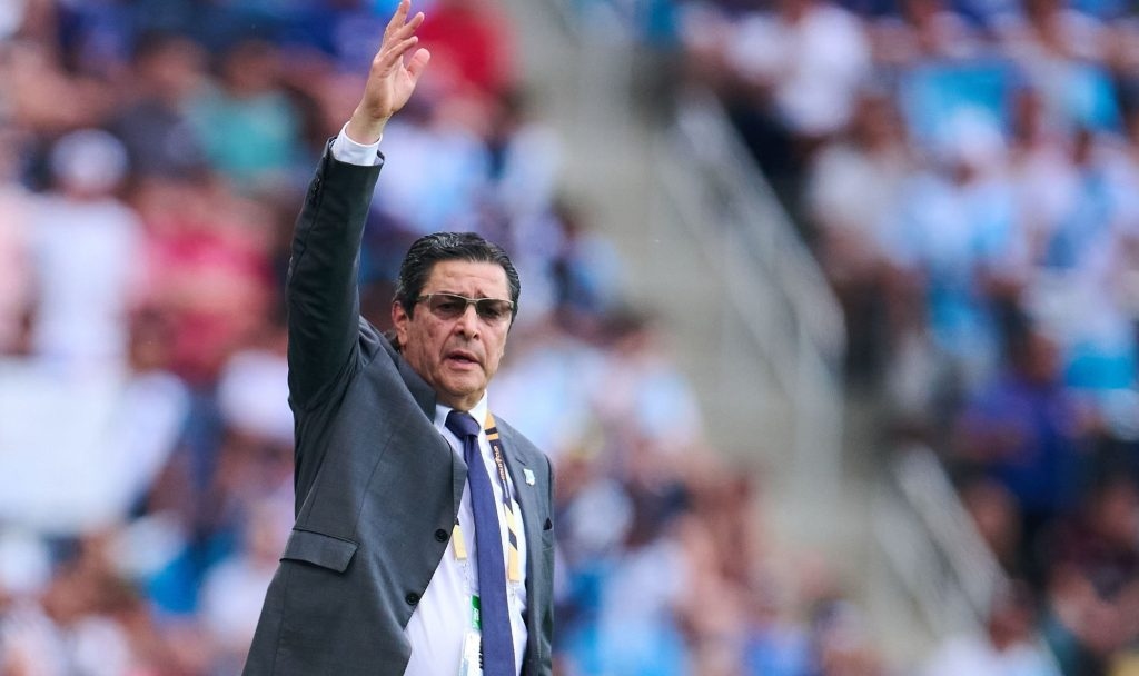 Luis Fernando Tena seguirá siendo DT de Guatemala