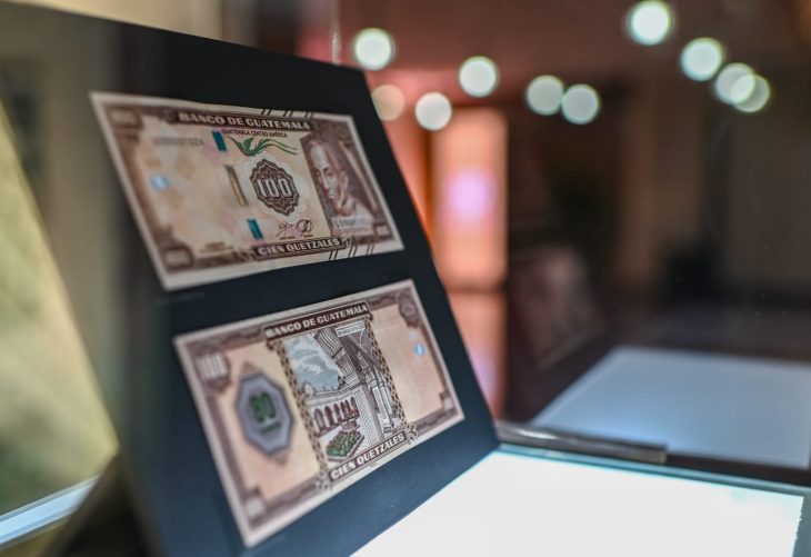 Nuevo billete de Q100 celebra al Banco de Guatemala