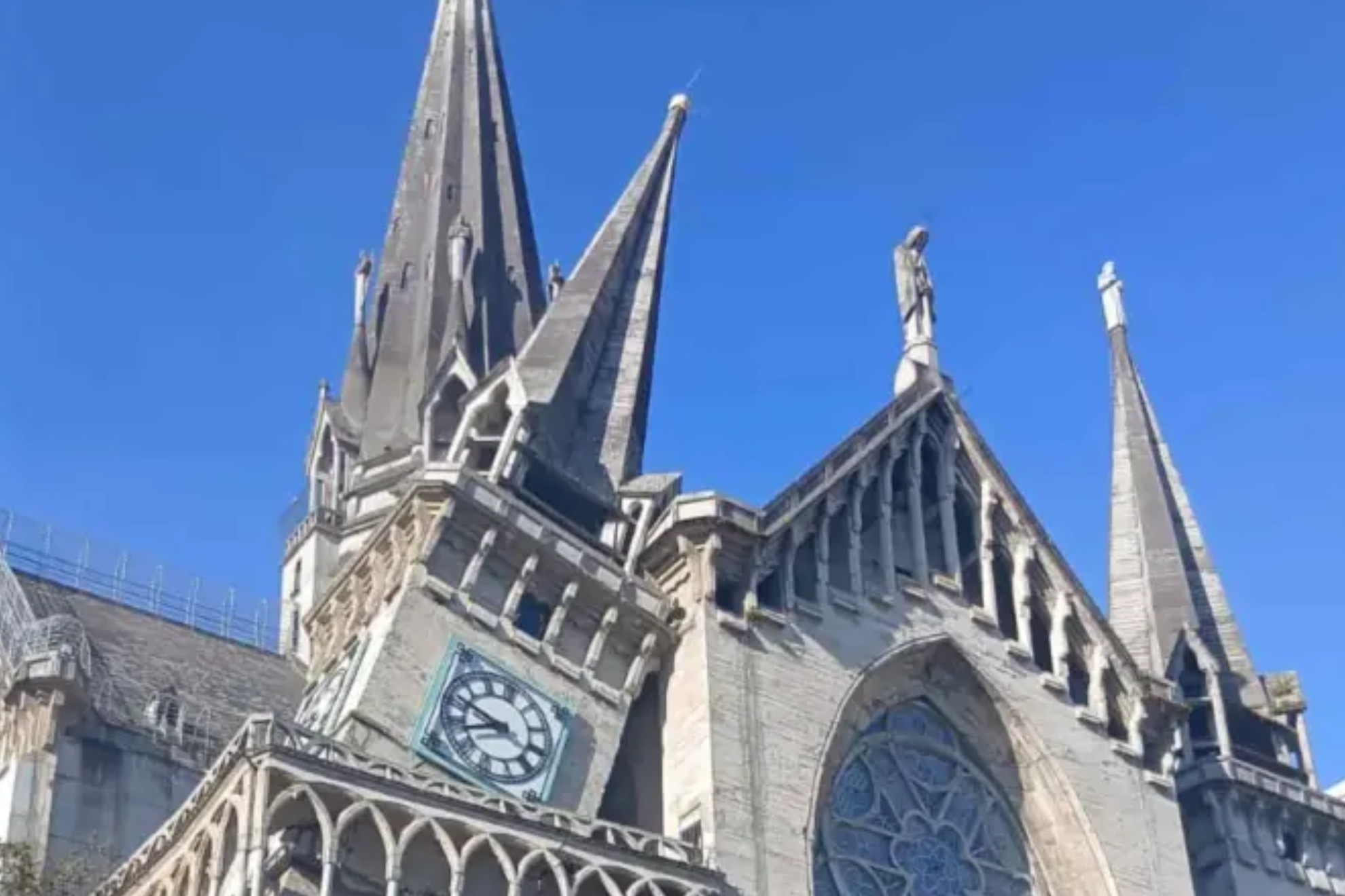 El terremoto vuelve a golpear la Catedral de Manizales hoy