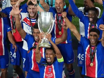PSG se impone 2-1 al Aston Villa en la Supercopa de Europa