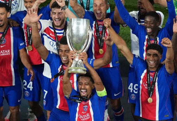 PSG se impone 2-1 al Aston Villa en la Supercopa de Europa