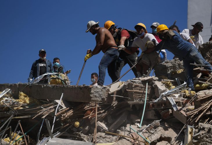 Colombia intensifica rescates tras terremoto de 7.4 grados