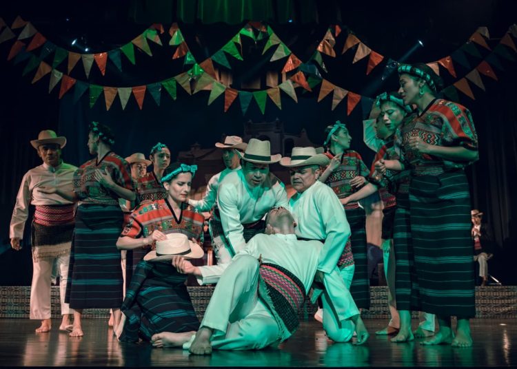 Ballet Moderno y sus marimbas en el X Festival Patrio