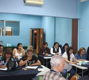 Capacitan a salubristas en la detección temprana del cáncer
