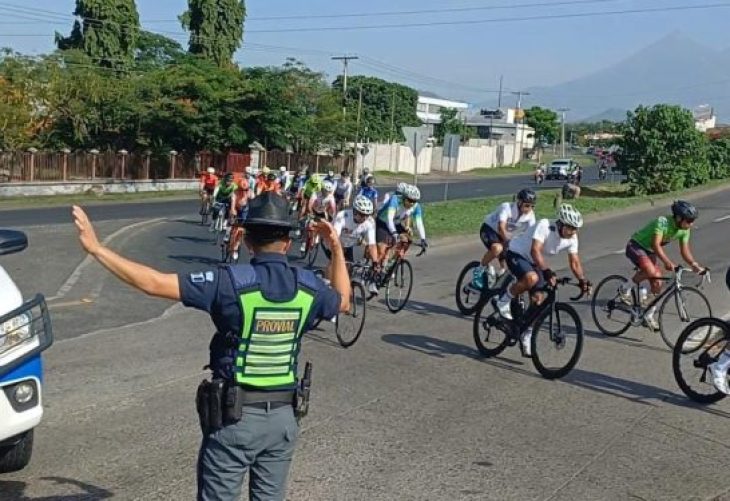 Protegen a ciclistas en las carreteras de Guatemala hoy