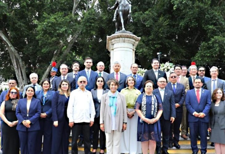 Independencia centroamericana embajadas Honduras en acto