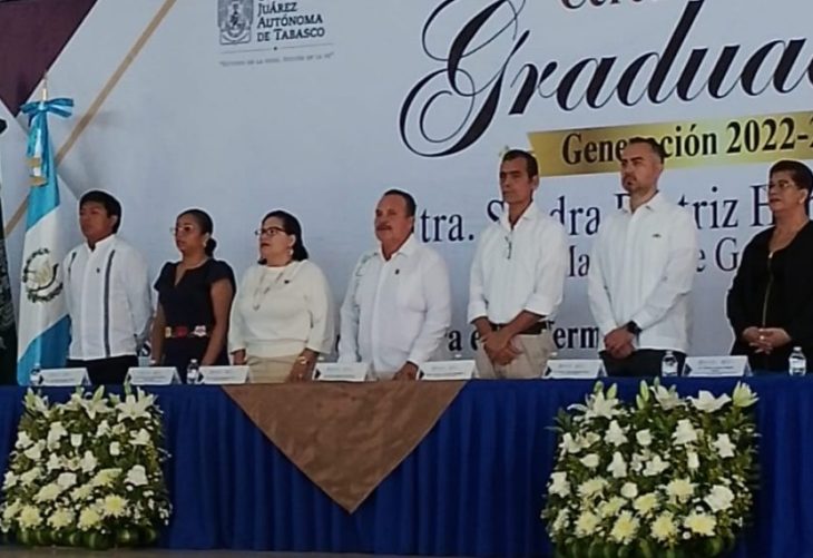 Cinco guatemaltecos se reanudan en la UJAT de Tabasco