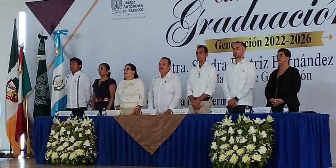 Cinco guatemaltecos se reanudan en la UJAT de Tabasco