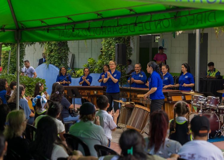 Concierto didáctico de Marimba Femenina alegra a niños