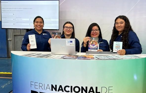Mintrab promueve oportunidades en la Feria de becas
