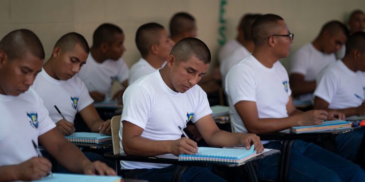 Proceso de formación Agente Policía Nacional Civil integral