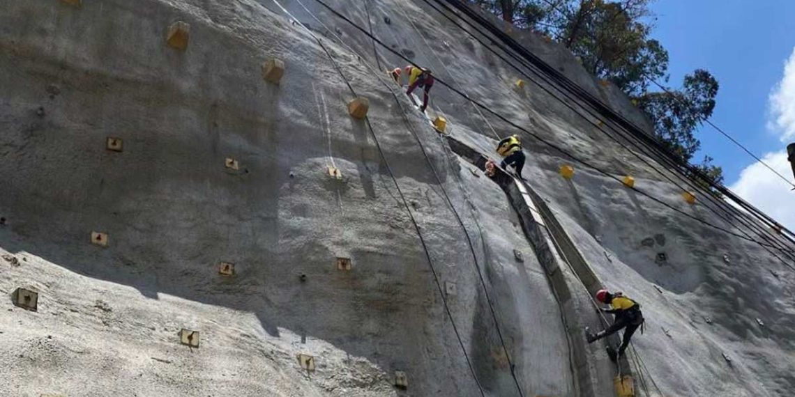 Avanzan obras en cuesta de Villalobos para mayor seguridad